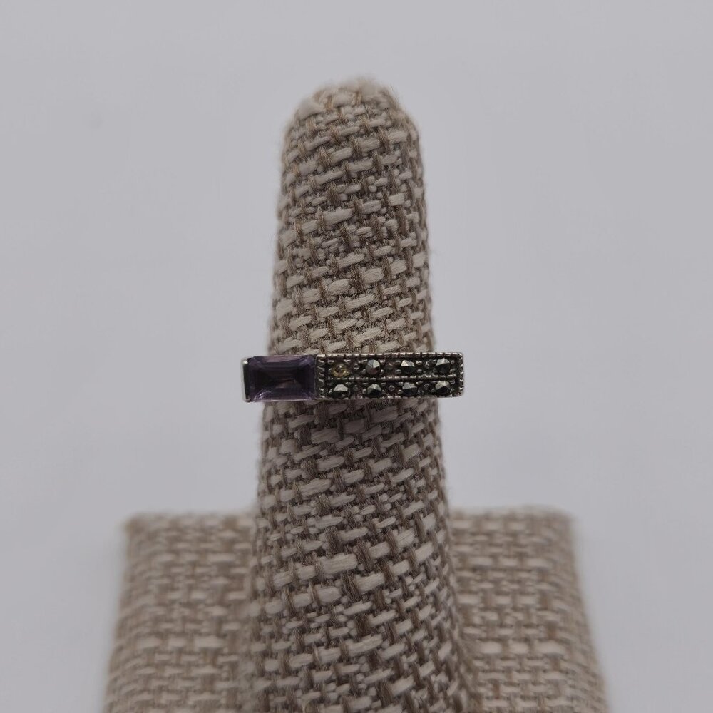 Size 6 Sterling Silver Amethyst And Marcasite Ring A2129